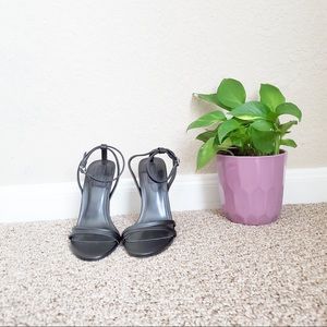 🦨BLACK STRAPPY HEEL 🦨